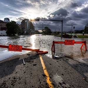 Riverfront Avenue in Calgary during the 2013 Alberta floods. Photo by Ryan L. C. Quan