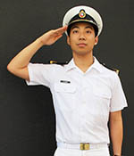 Headshot_KevinVuong_AltNavy3.jpg